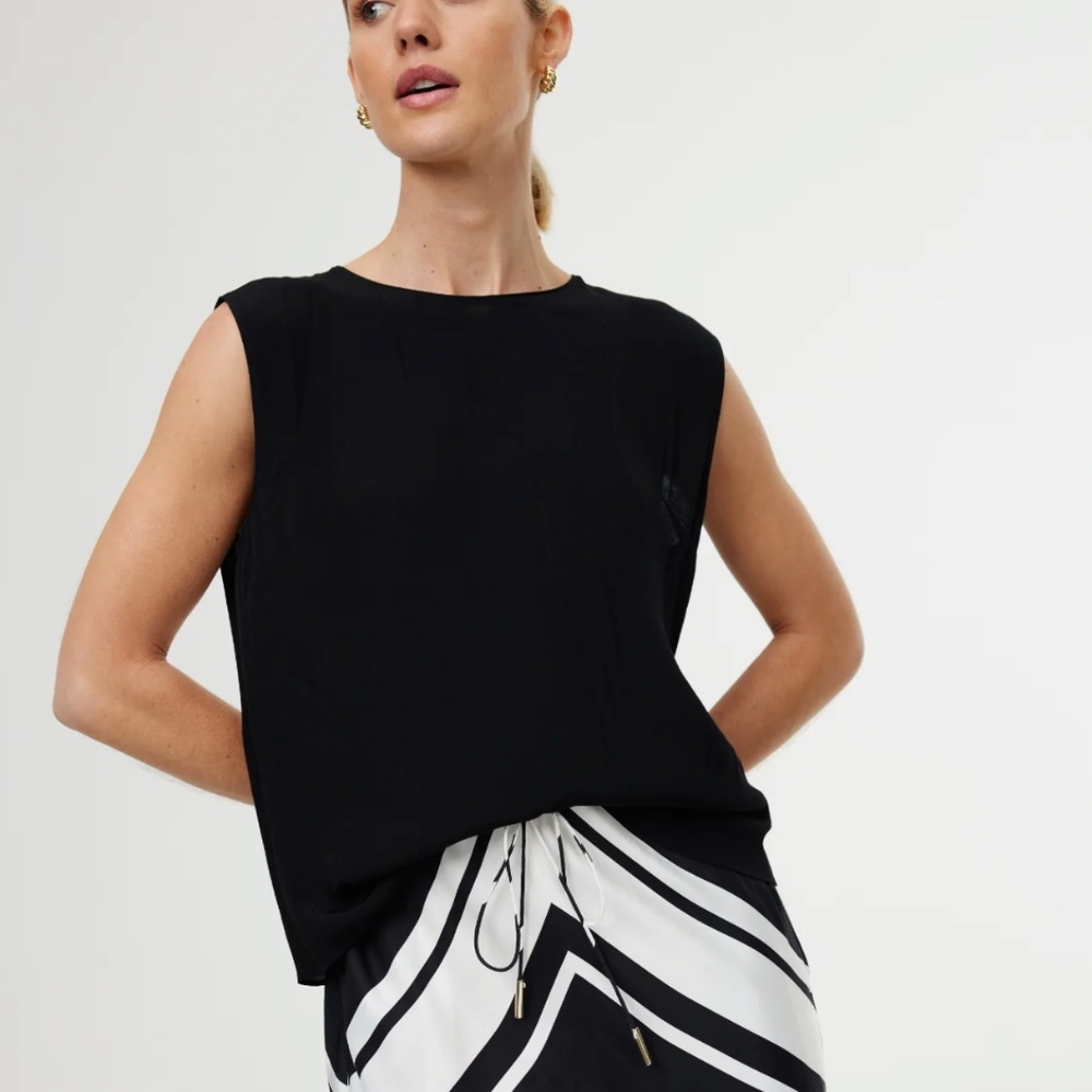 KINNEY Bijou Black Sleeveless Lightweight Top NWT XS $194